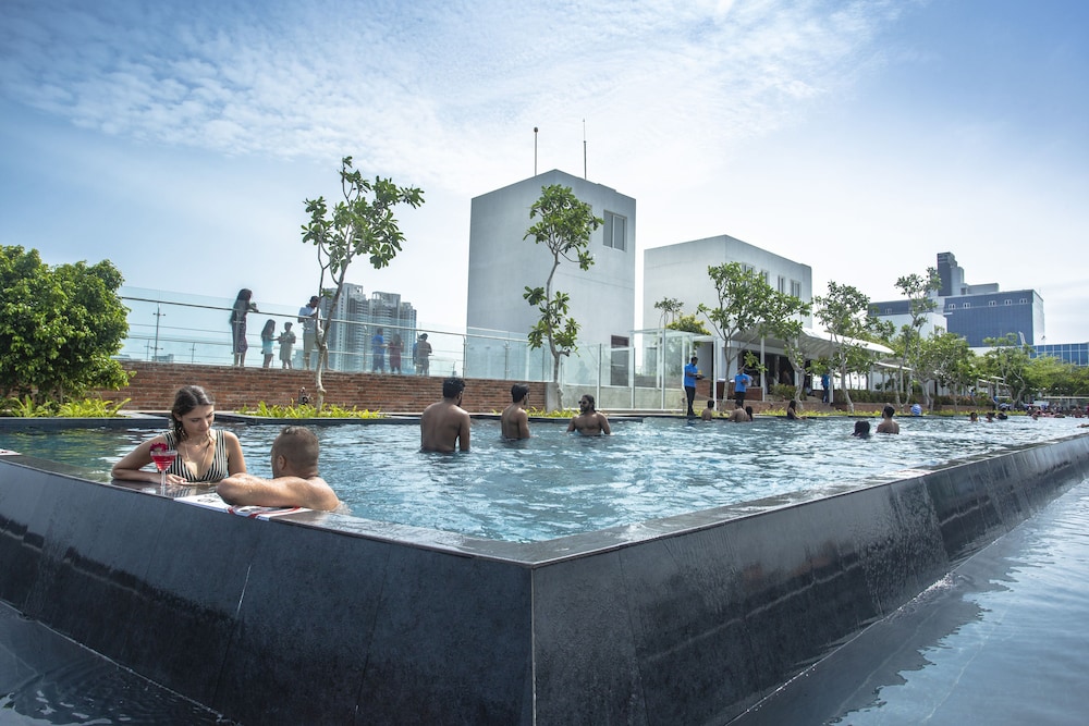 Marino Beach Colombo — Swimming pool in Colombo, Western Province