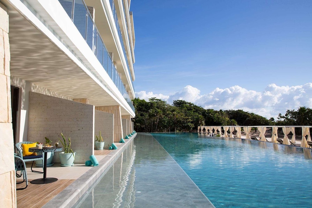 Palmaïa-The House of AïA: All Inclusive Wellness Resort — Swimming pool in Playa del Carmen, Quintana Roo