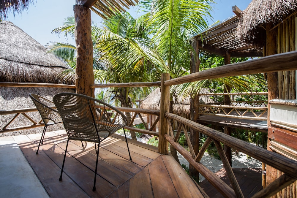 Delek Tulum — Hotel building in Tulum, Quintana Roo