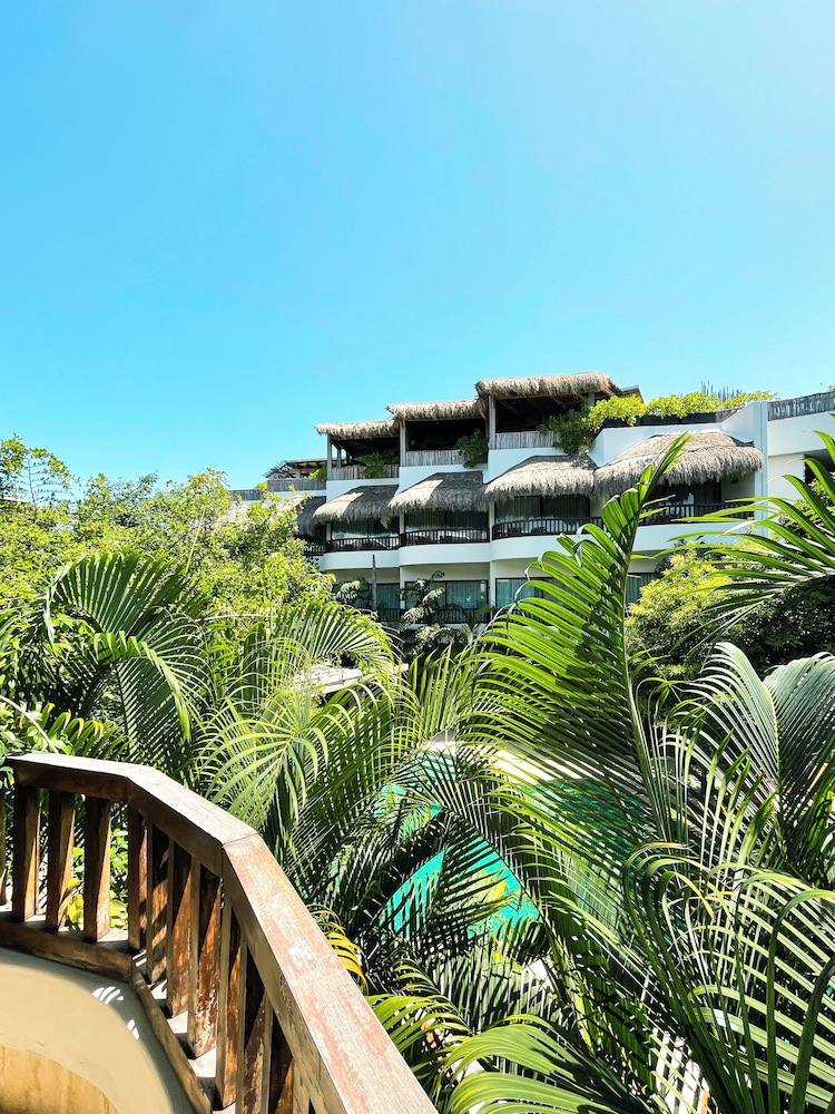 Aluna Resort Tulum — Hotel building in Tulum, Quintana Roo