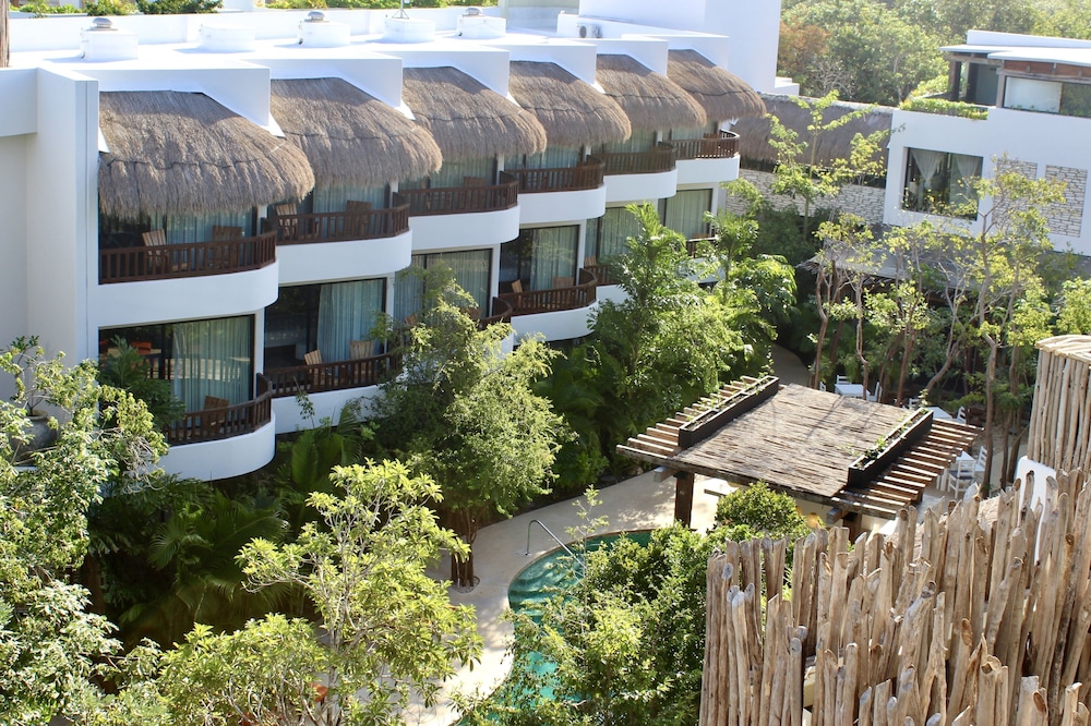 Aluna Resort Tulum — Hotel building in Tulum, Quintana Roo