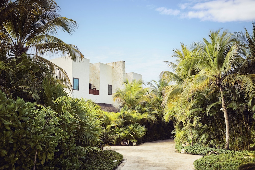 Chablé Maroma — Hotel building in Playa del Carmen, Quintana Roo