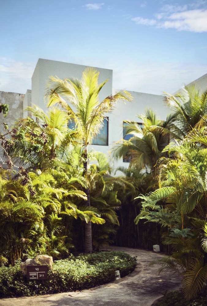 Chablé Maroma — Hotel building in Playa del Carmen, Quintana Roo