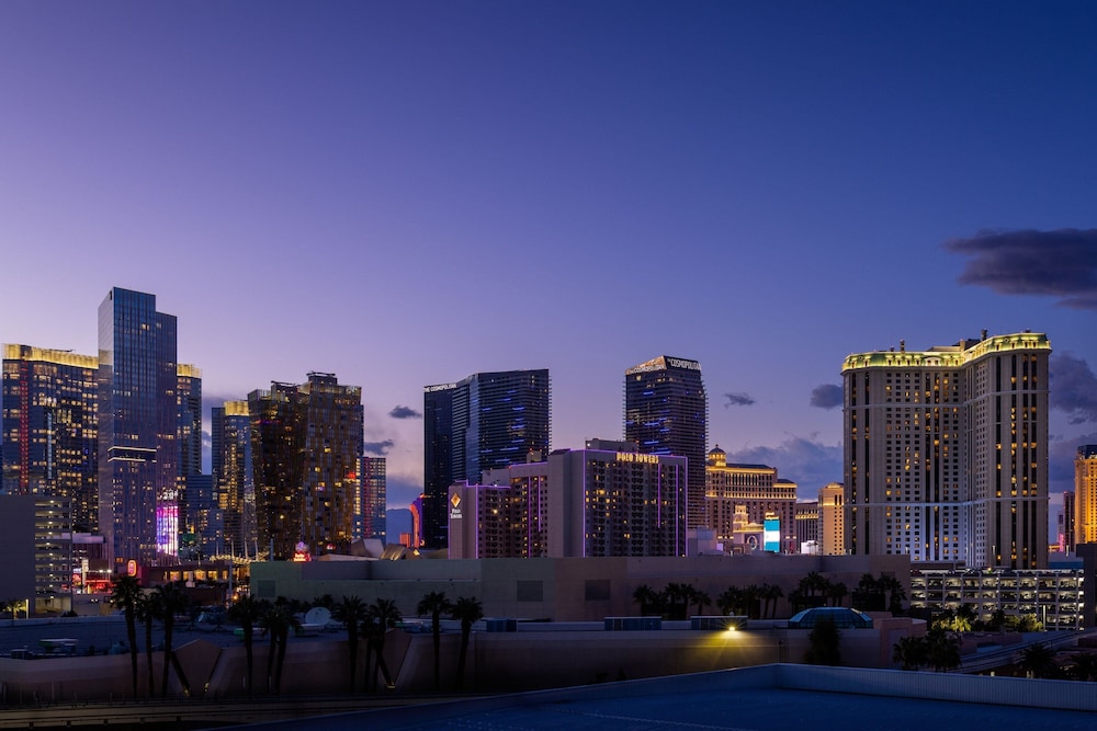 Marriott's Grand Chateau — Hotel rooms in Las Vegas, Nevada