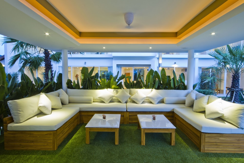 Chi Samui Resort — Restaurant & bars in Bo Phut, Surat Thani