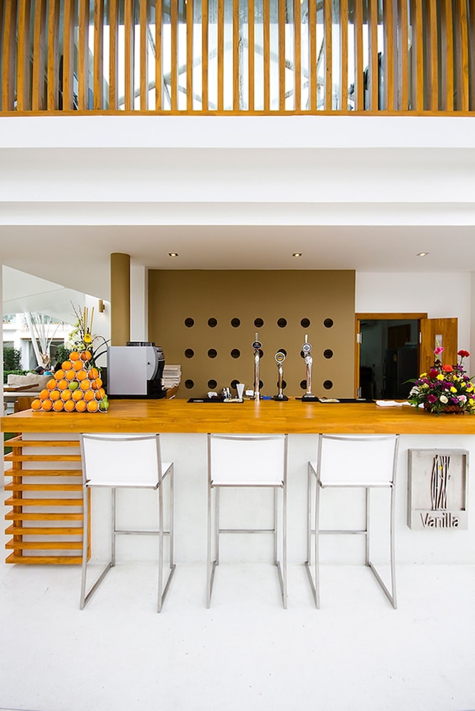 Chi Samui Resort — Restaurant & bars in Bo Phut, Surat Thani