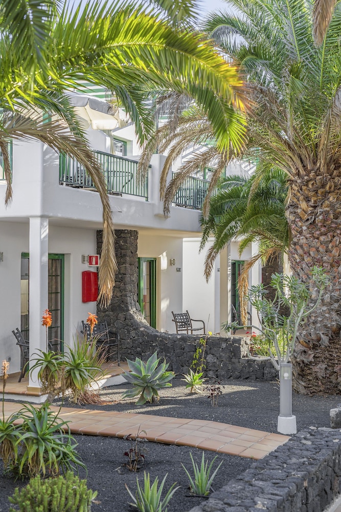 Club Del Carmen — Hotel building in Puerto del Carmen, Canary Islands