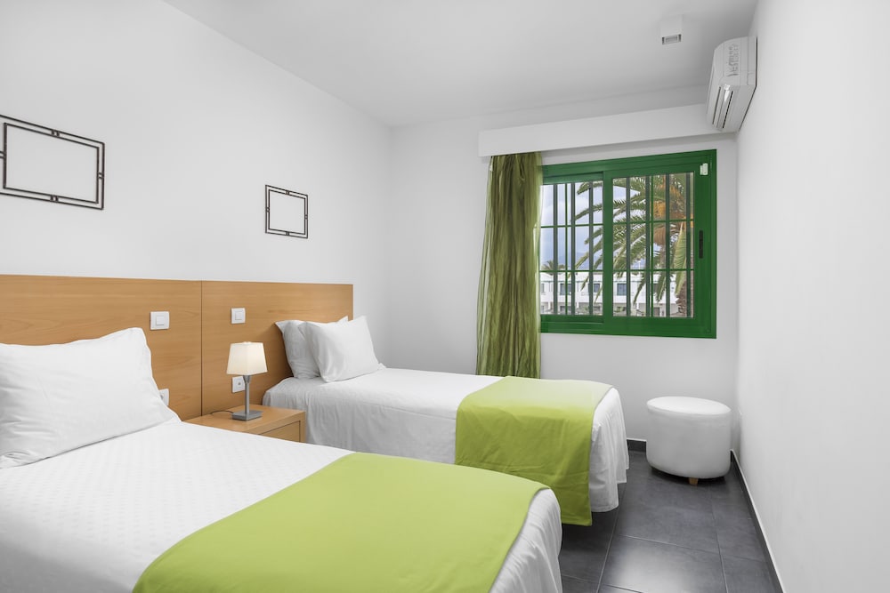Club Del Carmen — Hotel rooms in Puerto del Carmen, Canary Islands