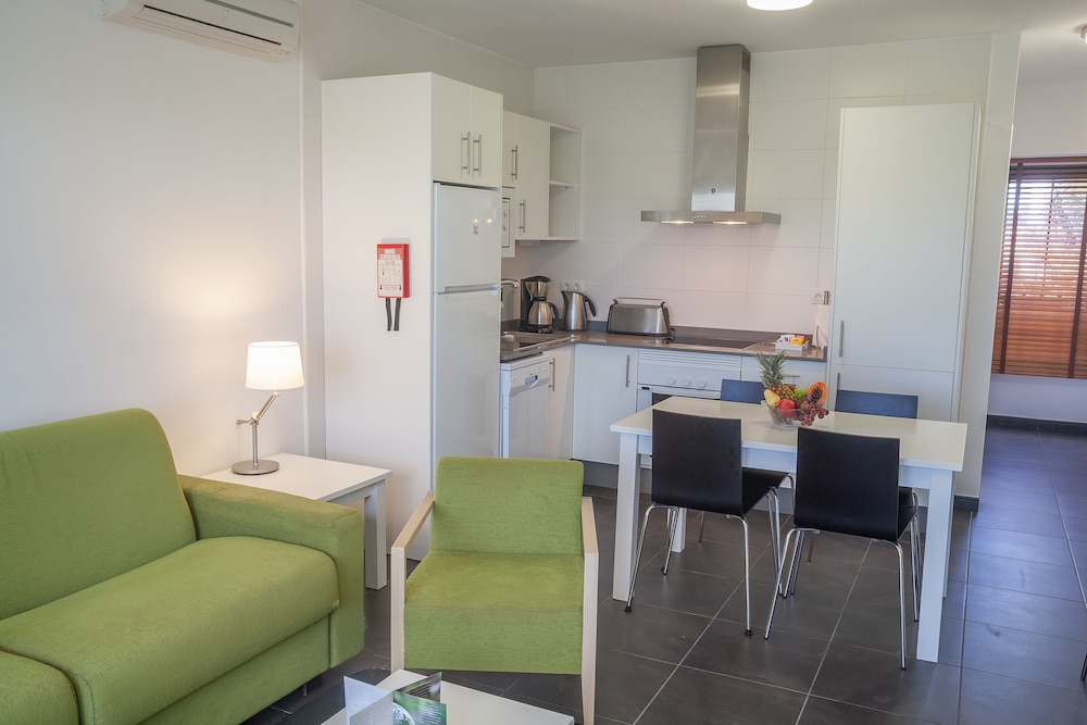 Club Del Carmen — Hotel rooms in Puerto del Carmen, Canary Islands