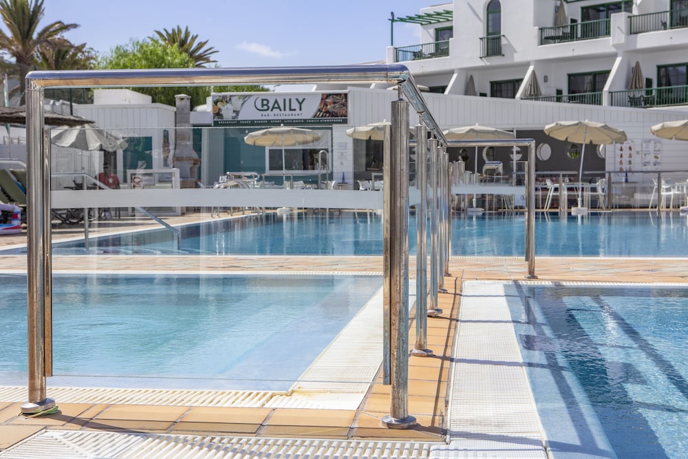 Club Del Carmen — Swimming pool in Puerto del Carmen, Canary Islands