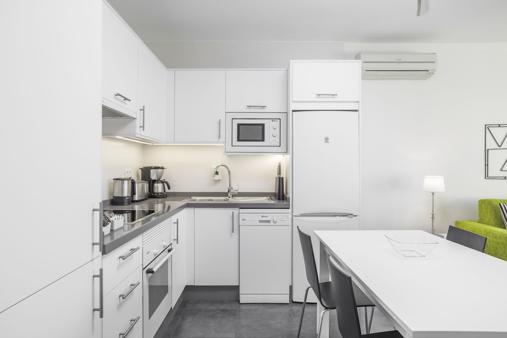 Club Del Carmen — Hotel rooms in Puerto del Carmen, Canary Islands