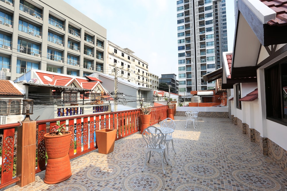 The Siam Guest House — Restaurant & bars in Pattaya, Chonburi