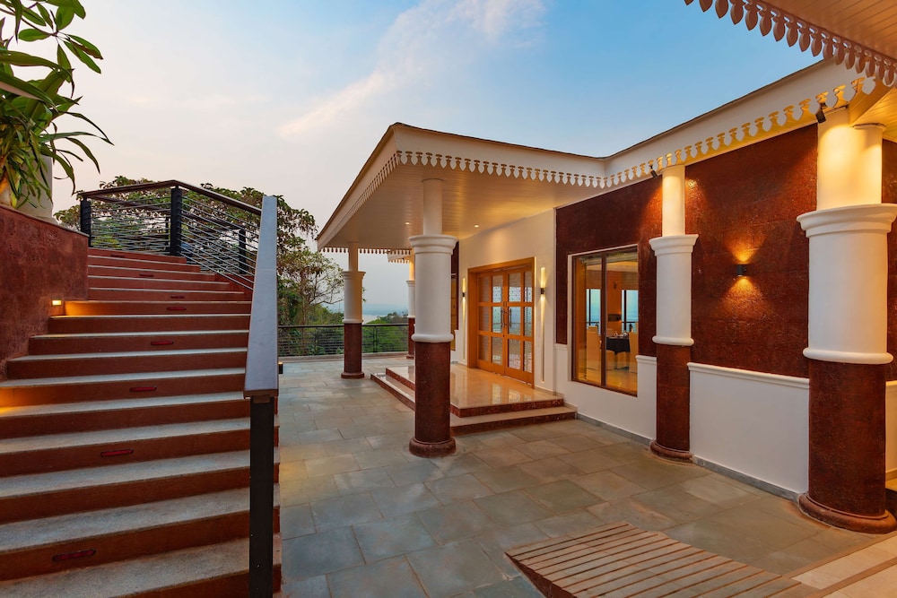 DoubleTree by Hilton Goa-Panaji — Hotel building in Divar Island, Goa