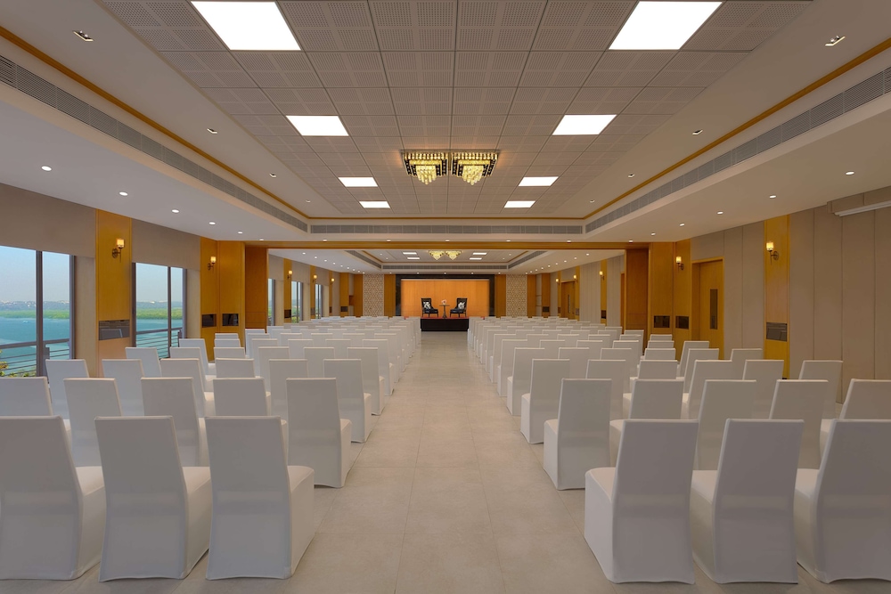 DoubleTree by Hilton Goa-Panaji — Hotel building in Divar Island, Goa