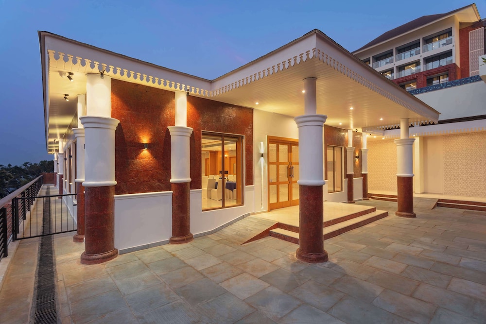 DoubleTree by Hilton Goa-Panaji — Hotel building in Divar Island, Goa