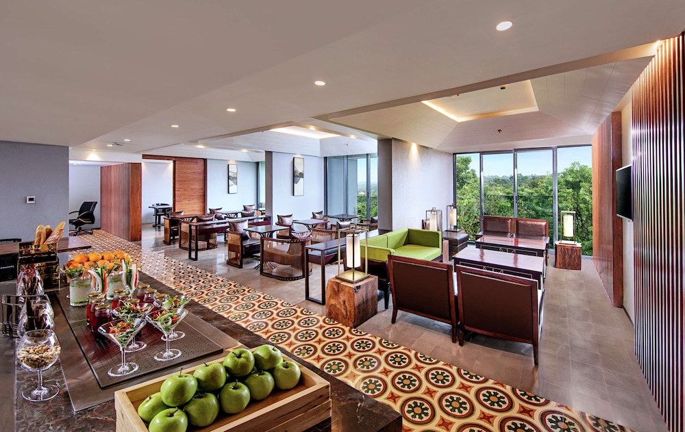 DoubleTree by Hilton Goa-Panaji — Restaurant & bars in Divar Island, Goa