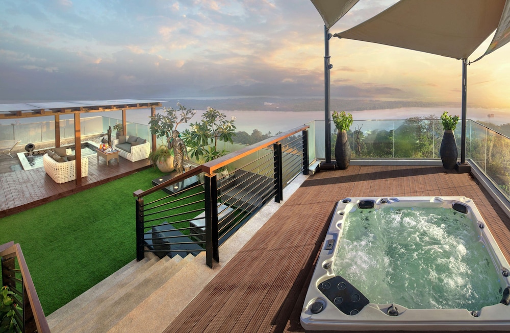 DoubleTree by Hilton Goa-Panaji — Spa in Divar Island, Goa