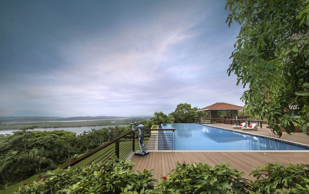 DoubleTree by Hilton Goa-Panaji — Swimming pool in Divar Island, Goa