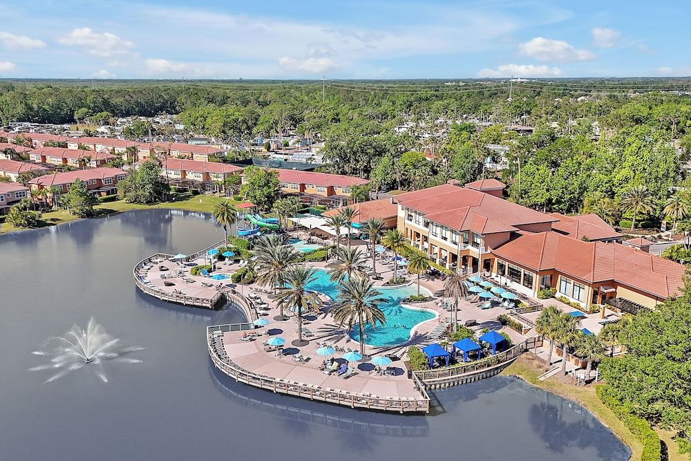 Regal Oaks Resort Vacation Townhomes by IDILIQ