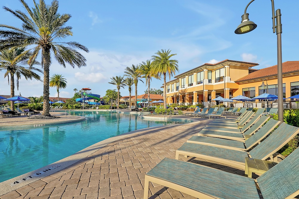 Regal Oaks Resort Vacation Townhomes by IDILIQ — Swimming pool in Kissimmee, Florida