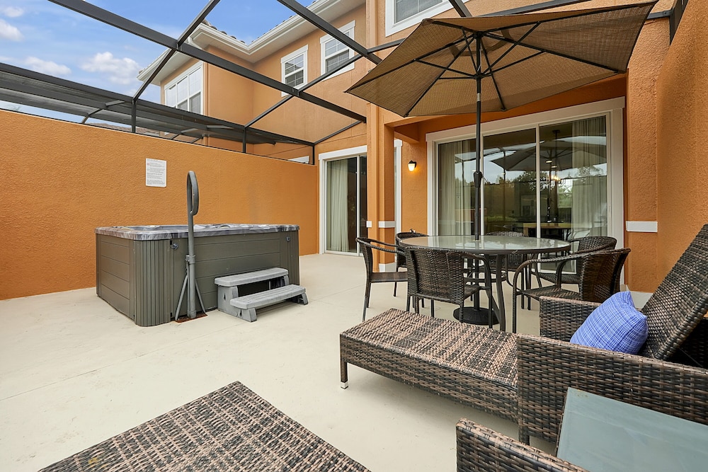 Regal Oaks Resort Vacation Townhomes by IDILIQ — Spa in Kissimmee, Florida