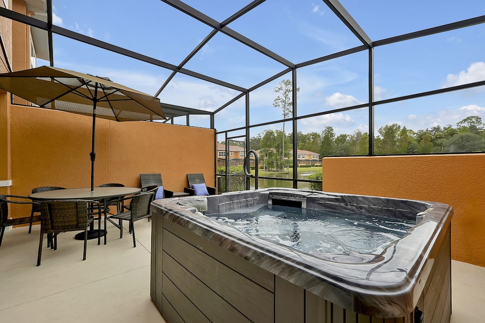 Regal Oaks Resort Vacation Townhomes by IDILIQ — Spa in Kissimmee, Florida
