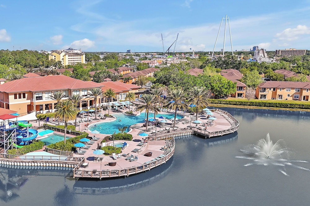Regal Oaks Resort Vacation Townhomes by IDILIQ — Swimming pool in Kissimmee, Florida