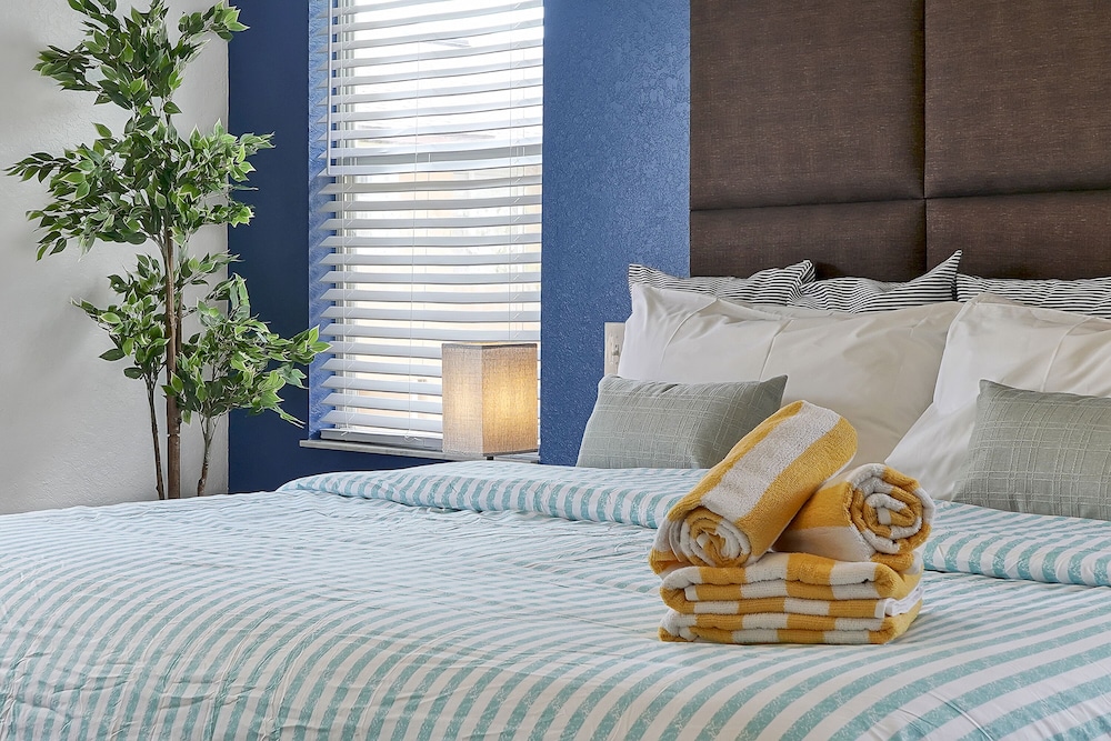 Regal Oaks Resort Vacation Townhomes by IDILIQ — Hotel rooms in Kissimmee, Florida