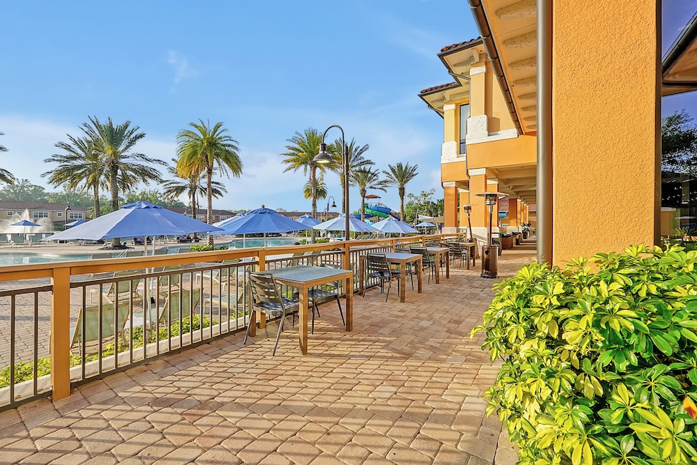 Regal Oaks Resort Vacation Townhomes by IDILIQ — Restaurant & bars in Kissimmee, Florida