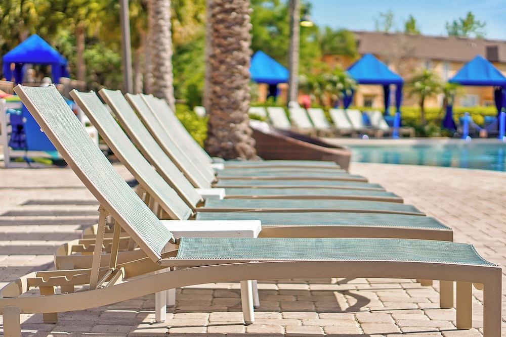 Regal Oaks Resort Vacation Townhomes by IDILIQ — Swimming pool in Kissimmee, Florida