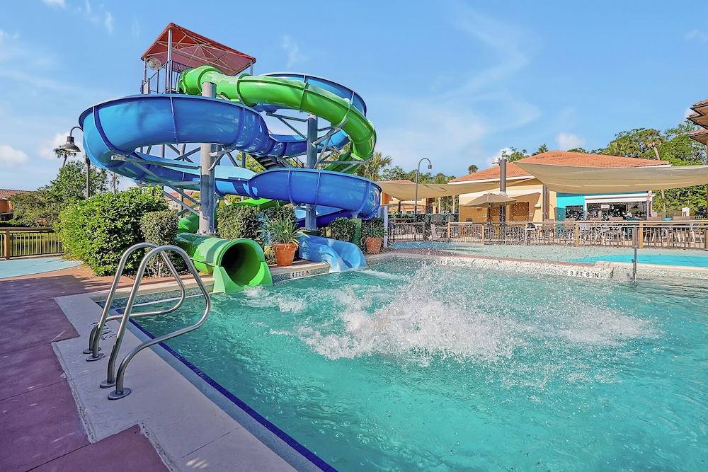 Regal Oaks Resort Vacation Townhomes by IDILIQ — Swimming pool in Kissimmee, Florida