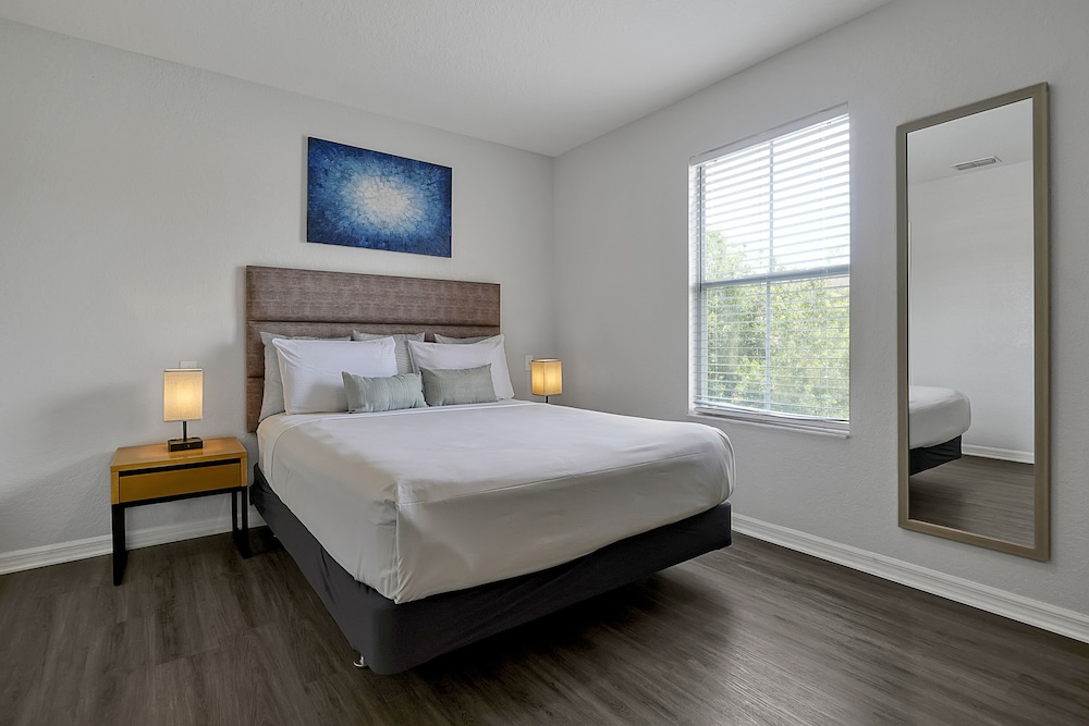 Regal Oaks Resort Vacation Townhomes by IDILIQ — Hotel rooms in Kissimmee, Florida