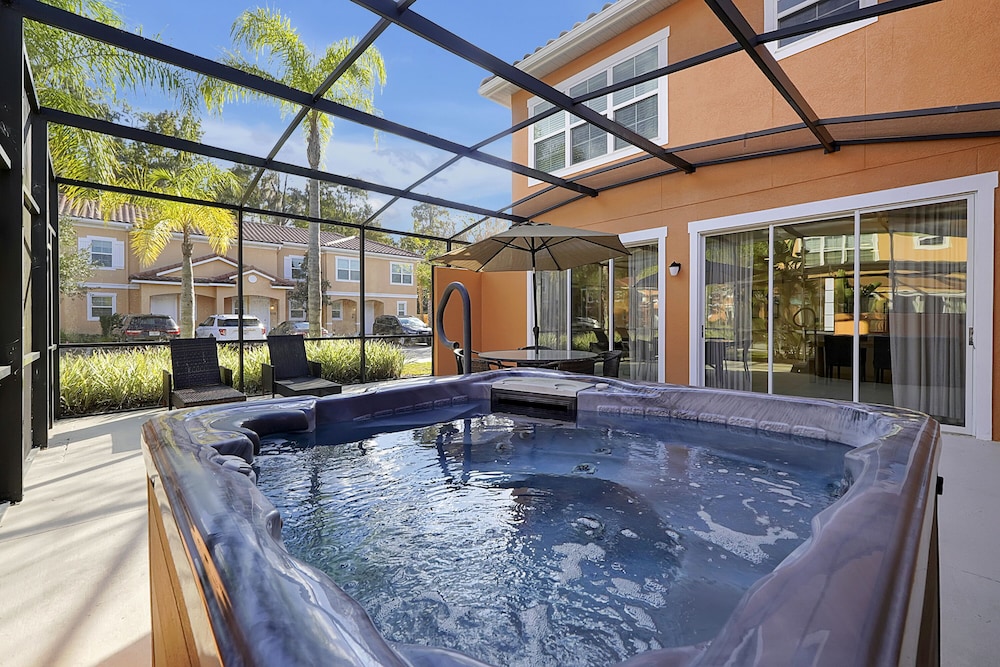 Regal Oaks Resort Vacation Townhomes by IDILIQ — Spa in Kissimmee, Florida