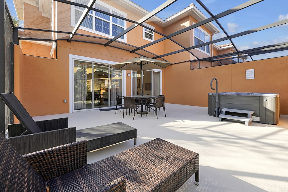 Regal Oaks Resort Vacation Townhomes by IDILIQ — Spa in Kissimmee, Florida