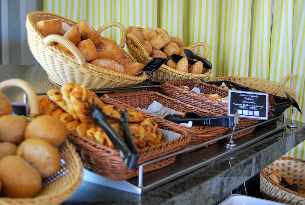 Gran Oasis Resort — Restaurant & bars in Playa de las Americas, Canary Islands