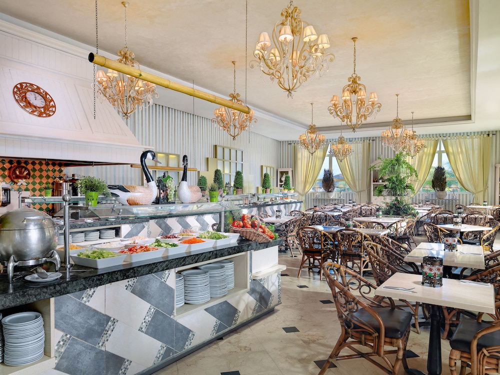 Gran Oasis Resort — Restaurant & bars in Playa de las Americas, Canary Islands
