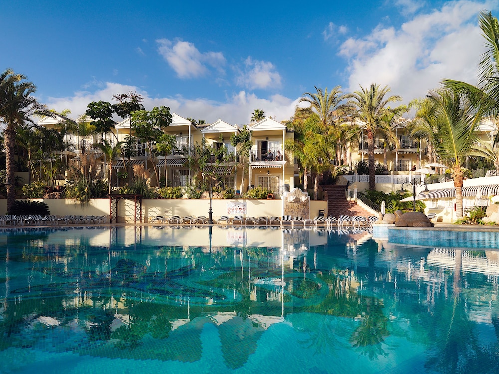 Gran Oasis Resort — Swimming pool in Playa de las Americas, Canary Islands