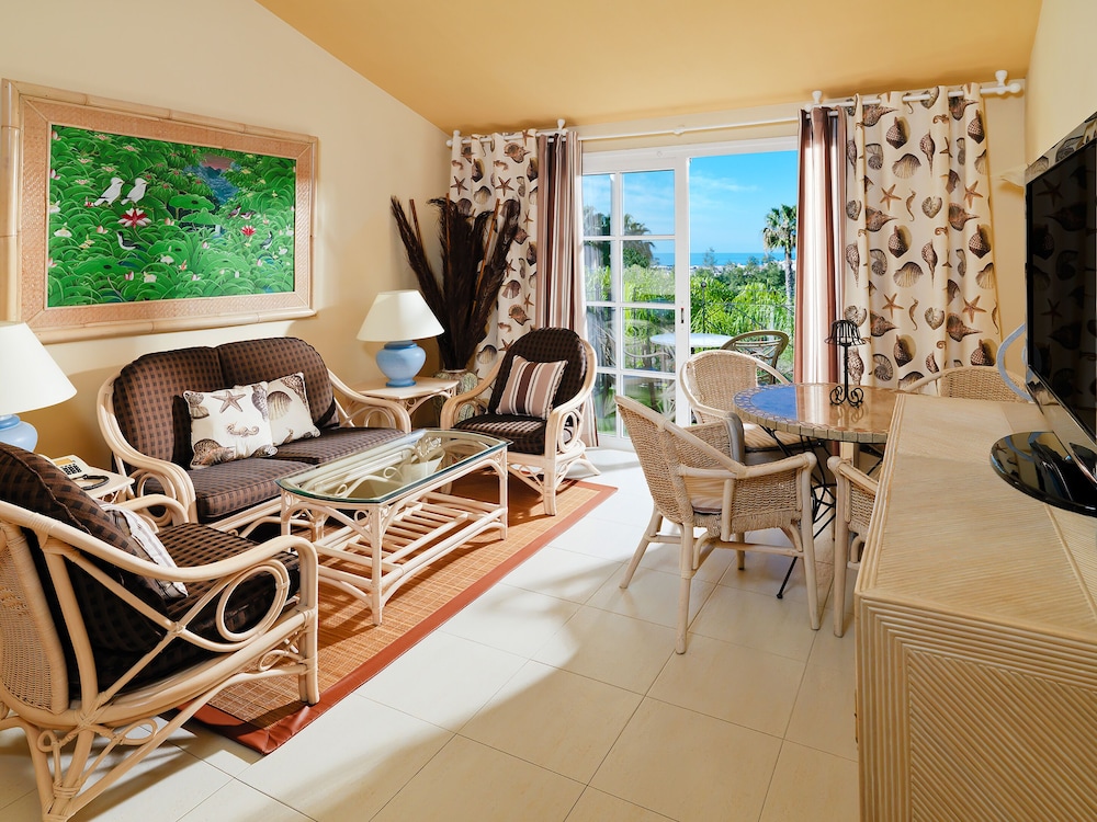 Gran Oasis Resort — Hotel rooms in Playa de las Americas, Canary Islands