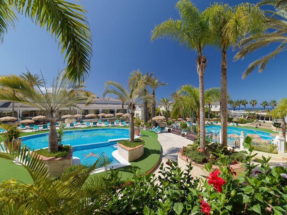 Gran Oasis Resort — Swimming pool in Playa de las Americas, Canary Islands