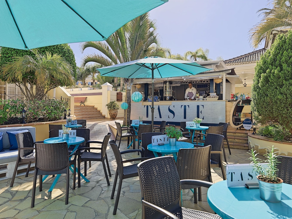 Gran Oasis Resort — Restaurant & bars in Playa de las Americas, Canary Islands