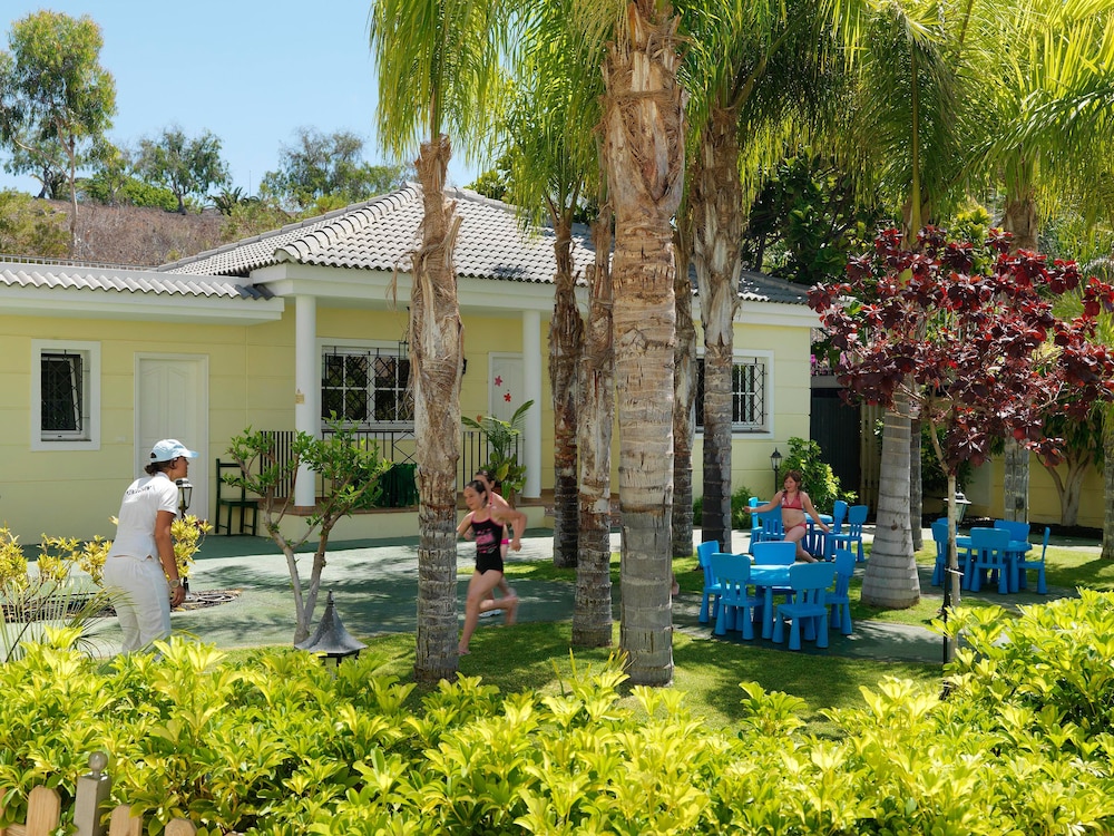 Gran Oasis Resort — Attractions for children in Playa de las Americas, Canary Islands