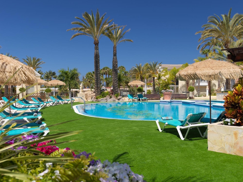 Gran Oasis Resort — Swimming pool in Playa de las Americas, Canary Islands