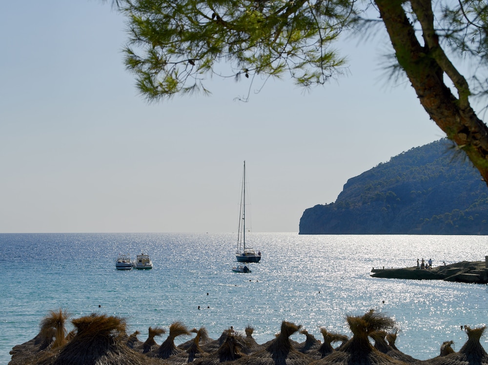 Boutique Hotel H10 Blue Mar - Adults Only — Beach in Andratx, Balearic Islands