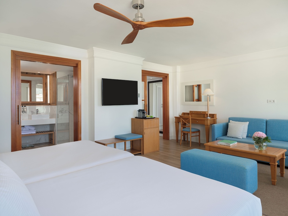 Boutique Hotel H10 Blue Mar - Adults Only — Hotel rooms in Andratx, Balearic Islands