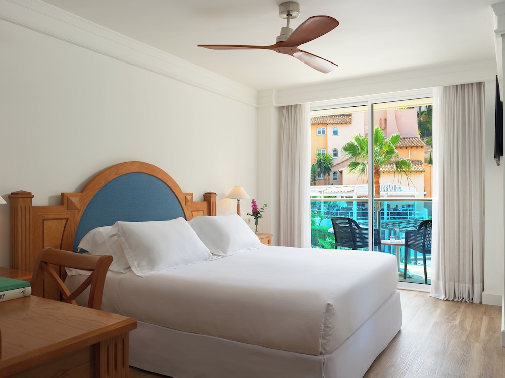 Boutique Hotel H10 Blue Mar - Adults Only — Hotel rooms in Andratx, Balearic Islands