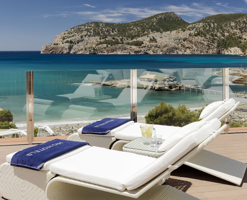 Boutique Hotel H10 Blue Mar - Adults Only — Beach in Andratx, Balearic Islands