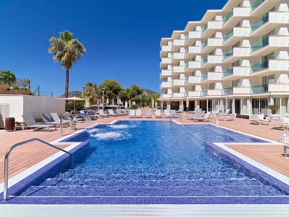 Boutique Hotel H10 Blue Mar - Adults Only — Swimming pool in Andratx, Balearic Islands