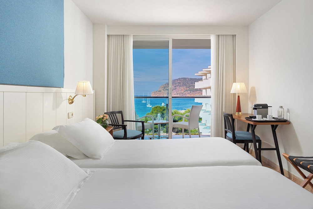 Boutique Hotel H10 Blue Mar - Adults Only — Hotel rooms in Andratx, Balearic Islands