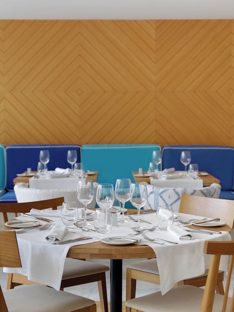 Boutique Hotel H10 Blue Mar - Adults Only — Restaurant & bars in Andratx, Balearic Islands