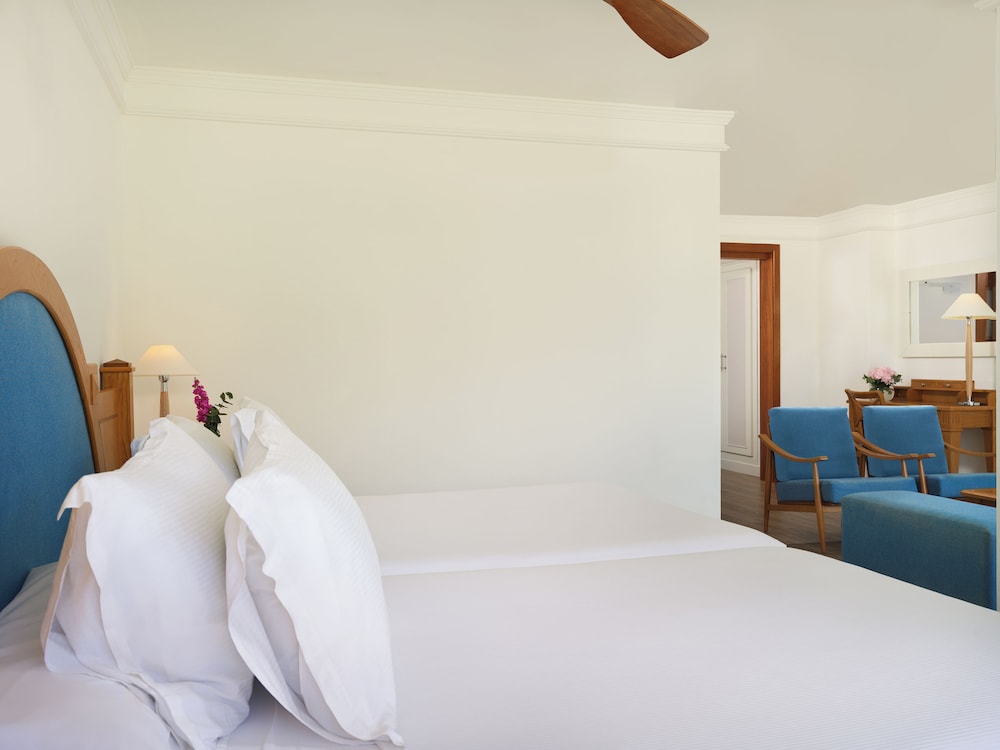 Boutique Hotel H10 Blue Mar - Adults Only — Hotel rooms in Andratx, Balearic Islands